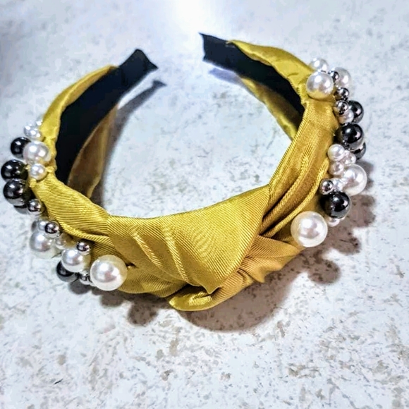 Pearl Embellished Headband - Picture 2 of 5